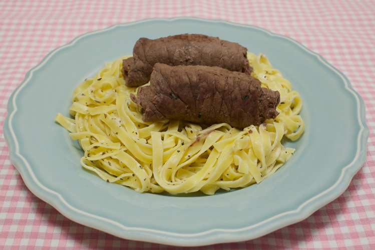 Svampfyllda lövbiffar med krämig parmasanpasta