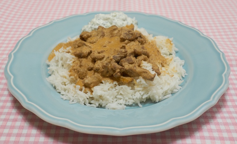 Biff garam masala med raita